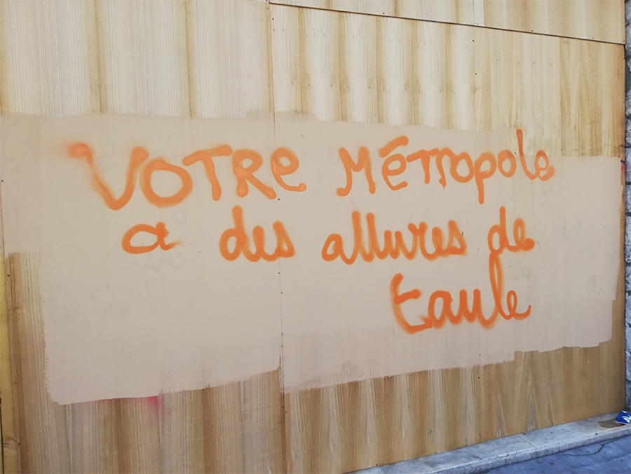 « Votre métropole a des allures de taule », Toulouse, 2018. [larueourien]