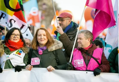 Simon Duteil et Murielle Guilbert, lors de la manifestation parisienne du 7 février 2023. [Martin Noda/Hans Lucas]