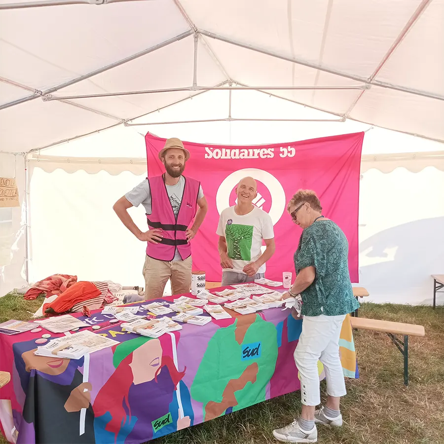 Le stand Solidaires durant les rencontres. [Solidaires 55]