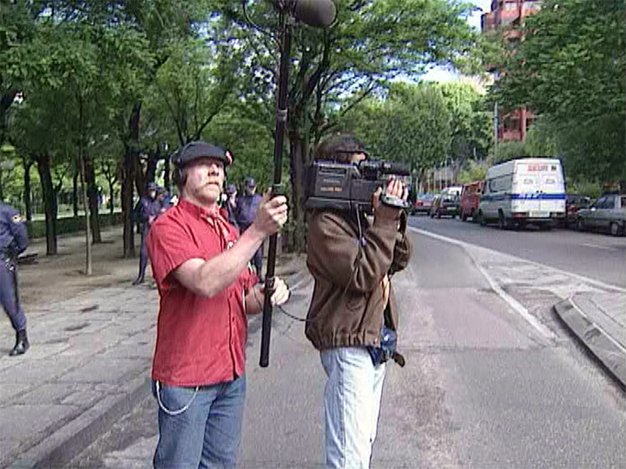 Madrid 1997. Jean-Marie et Farid, marcheurs vidéastes de Tanger à Amsterdam. [Canal marches]